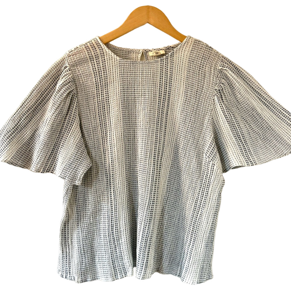 Textured 100% cotton 💙 Blue & white short bell sleeve blouse by Ana